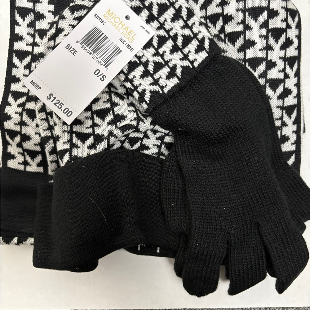 NWT Michael Kors Black and White Knit Gloves, Hat and Scarf Set